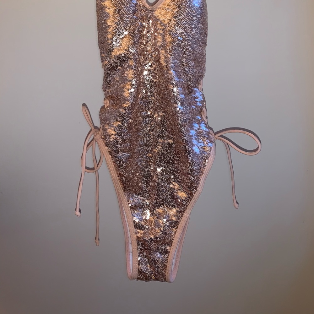 Bathing suit